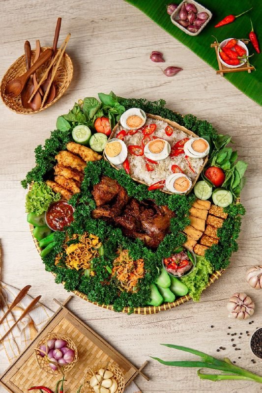 Liwetan spread on banana leaves